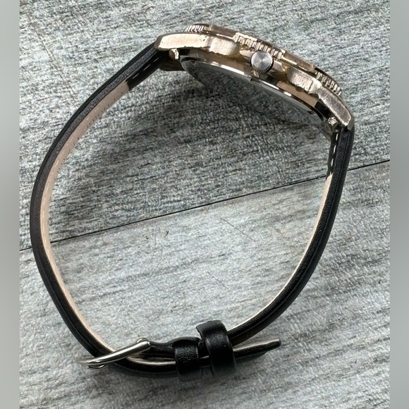 Swiss Military 100 WR Analog Leather Band Wrist Adult Watch 095-0489 Date Works - Picture 5 of 16